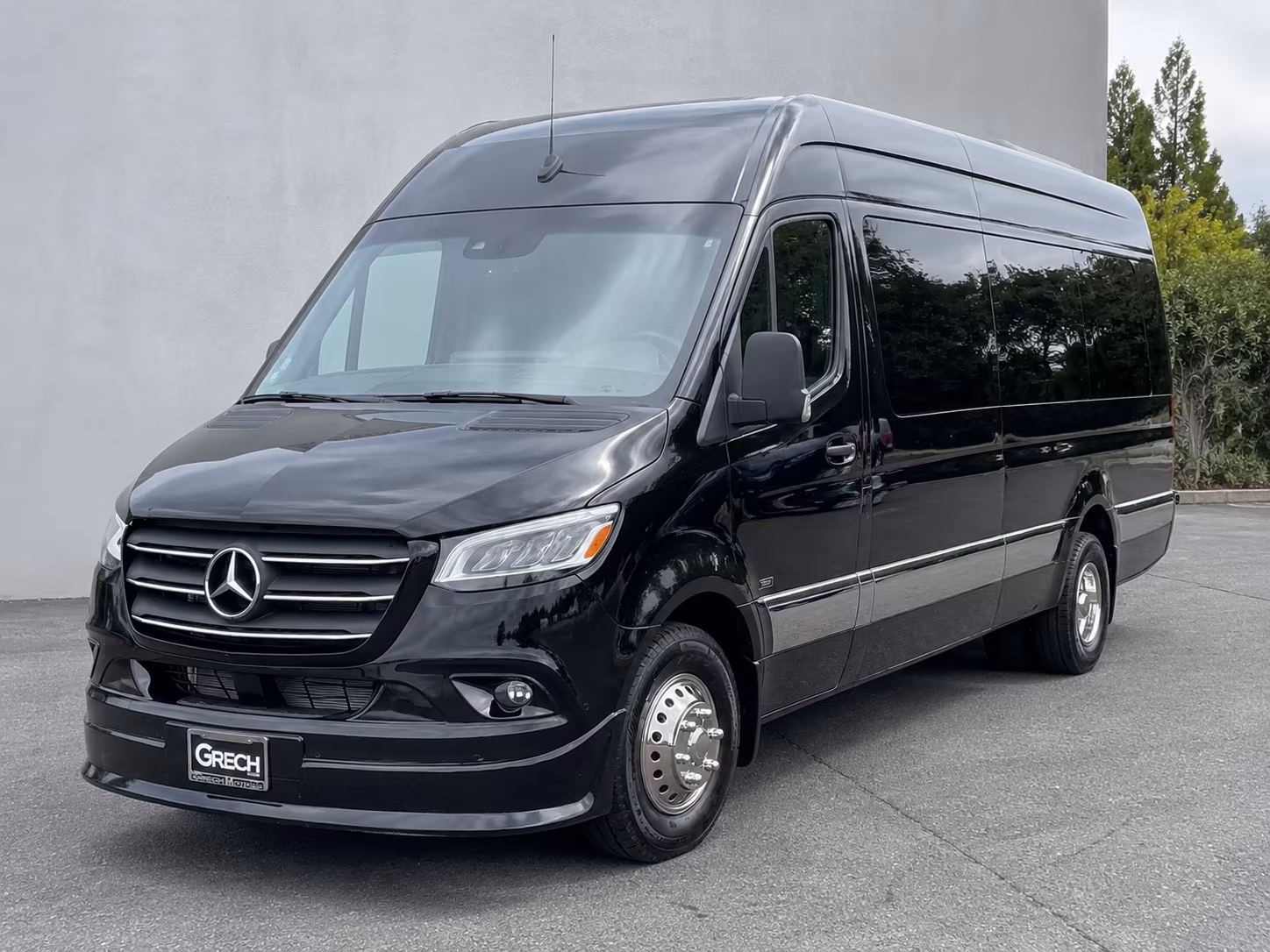 book the perfect ride for your next airport transfer 1