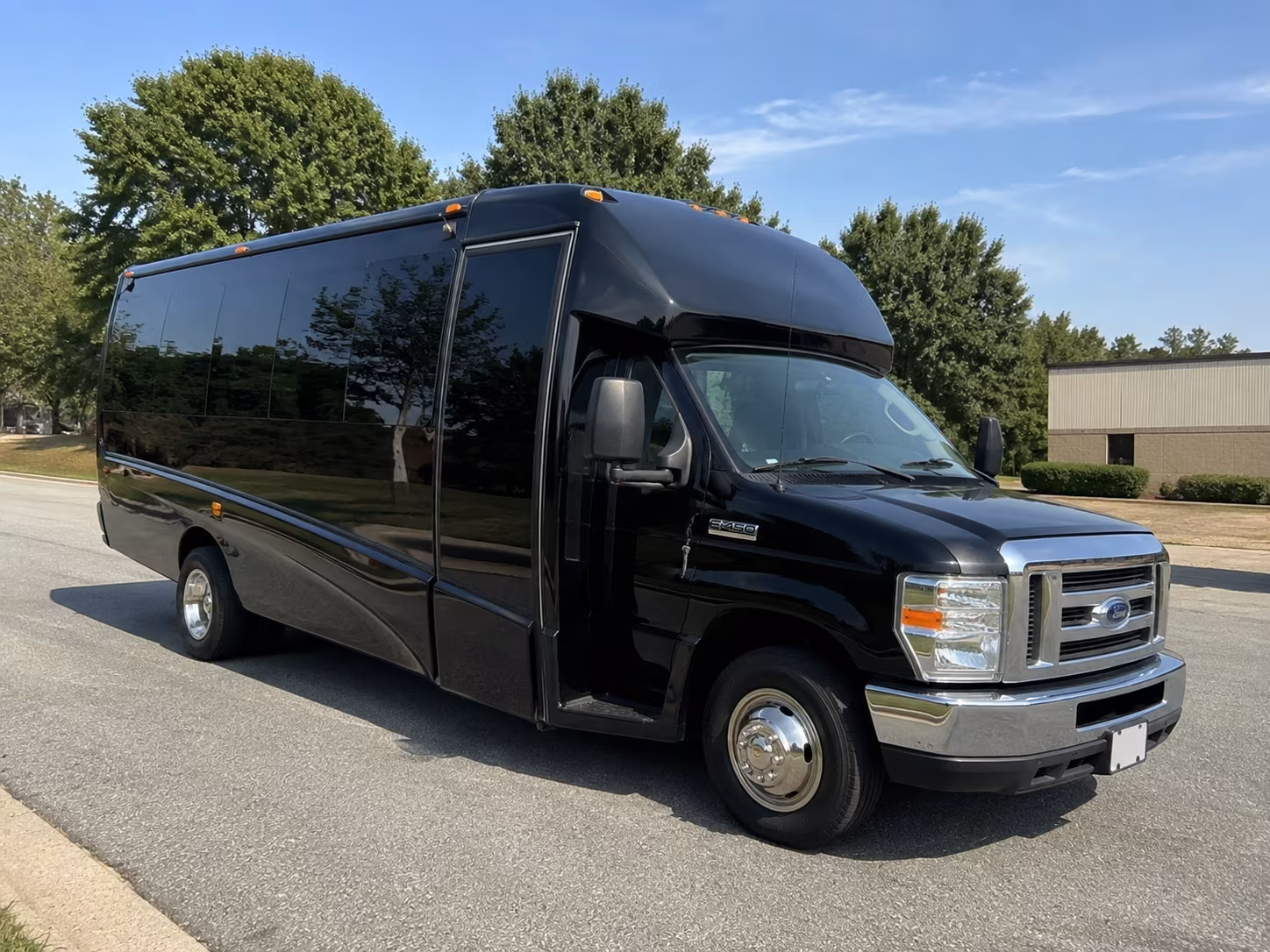 book the perfect ride for your next airport transfer 3