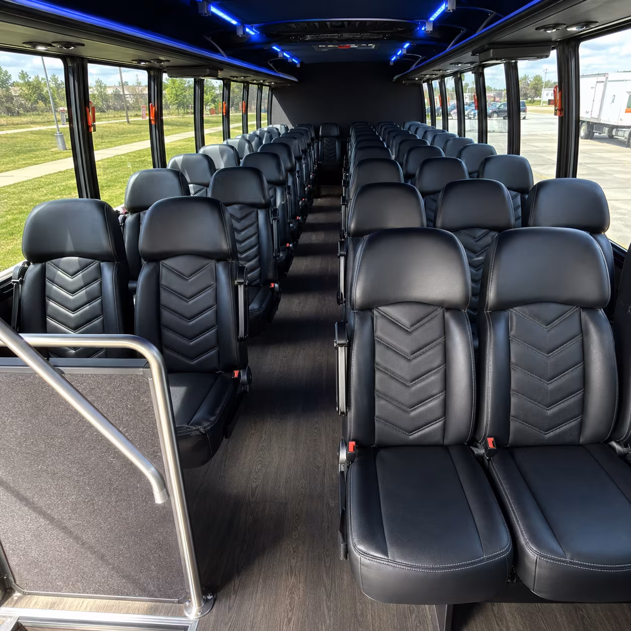 wedding guest shuttle buses between homestead hotels and your venue
